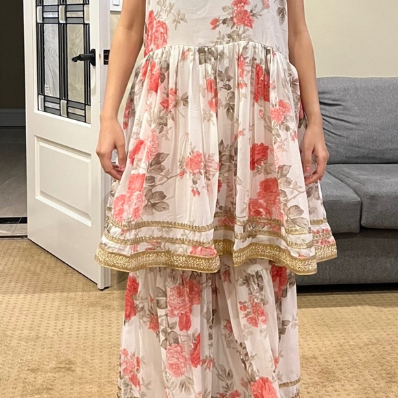 Ladies Gharara Indian suit - Picture 4 of 4